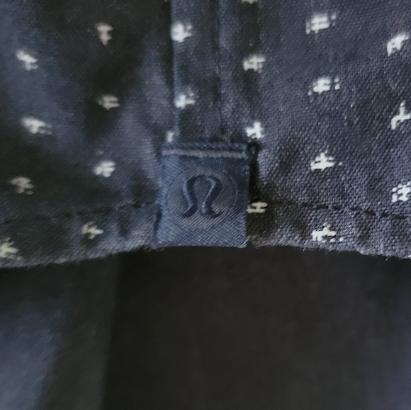 Lululemon All Town Short Sleeve Button Down Shirt - Picture 5 of 5